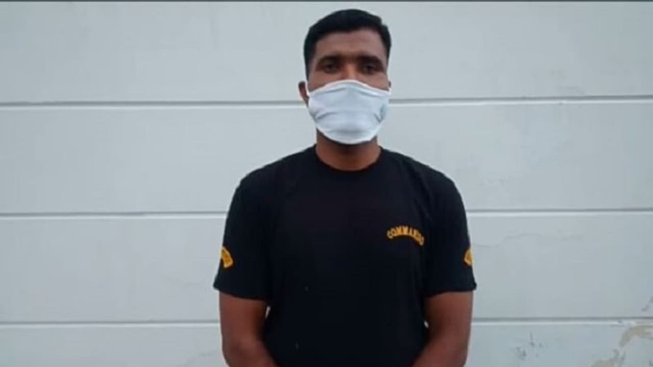 'ಹೆತ್ತಮ್ಮನಿಗೆ ಆಕ್ಸಿಜನ್ ಒದಗಿಸಿ' ಗಡಿಯಿಂದಲೇ ಕಲಬುರಗಿ ಯೋಧನ ಕಣ್ಣೀರು 'ಹೆತ್ತಮ್ಮನಿಗೆ ಆಕ್ಸಿಜನ್ ಒದಗಿಸಿ' ಗಡಿಯಿಂದಲೇ ಕಲಬುರಗಿ ಯೋಧನ ಕಣ್ಣೀರು