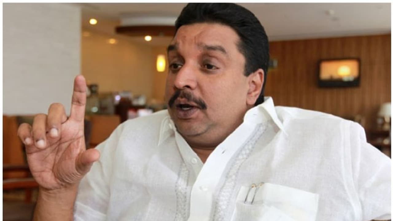 'ഇനിയും ജനത്തെ കൊണ്ട് തല്ലിക്കരുത്', ഗ്രൂപ്പ് യോഗങ്ങൾക്കും പരസ്യ വിമർശനങ്ങൾക്കുമെതിരെ ഷിബു ബേബി ജോൺ 'ഇനിയും ജനത്തെ കൊണ്ട് തല്ലിക്കരുത്', ഗ്രൂപ്പ് യോഗങ്ങൾക്കും പരസ്യ വിമർശനങ്ങൾക്കുമെതിരെ ഷിബു ബേബി ജോൺ