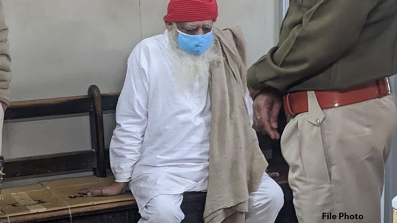 ಜೋಧ್ಪುರ ಜೈಲಿನದ್ದ ಅಸಾರಾಂ ಬಾಪೂಗೆ ಕೊರೋನಾ, ಆಸ್ಪತ್ರೆಗೆ ದಾಖಲು! ಜೋಧ್ಪುರ ಜೈಲಿನದ್ದ ಅಸಾರಾಂ ಬಾಪೂಗೆ ಕೊರೋನಾ, ಆಸ್ಪತ್ರೆಗೆ ದಾಖಲು!