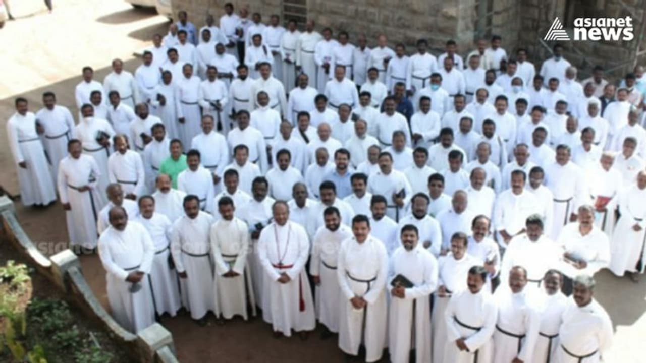 കൊവിഡ് ചട്ടം ലംഘിച്ച് ധ്യാനം, കേസ്, ബിഷപ്പ് റസാലവും വൈദികരും പ്രതികളാകും