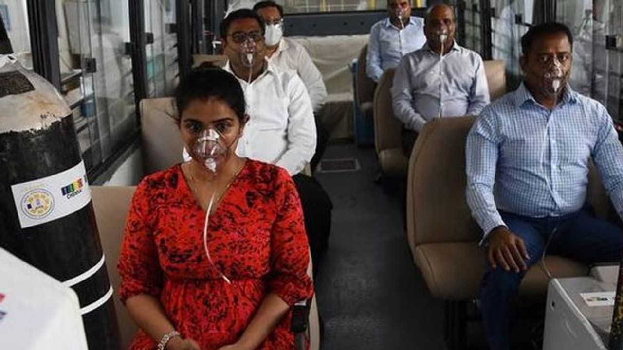 கொரோனா நோயாளிக்காக ஆக்சிஜனுடன் பேருந்து சேவை... அசத்தும் சென்னை மாநகராட்சி..!