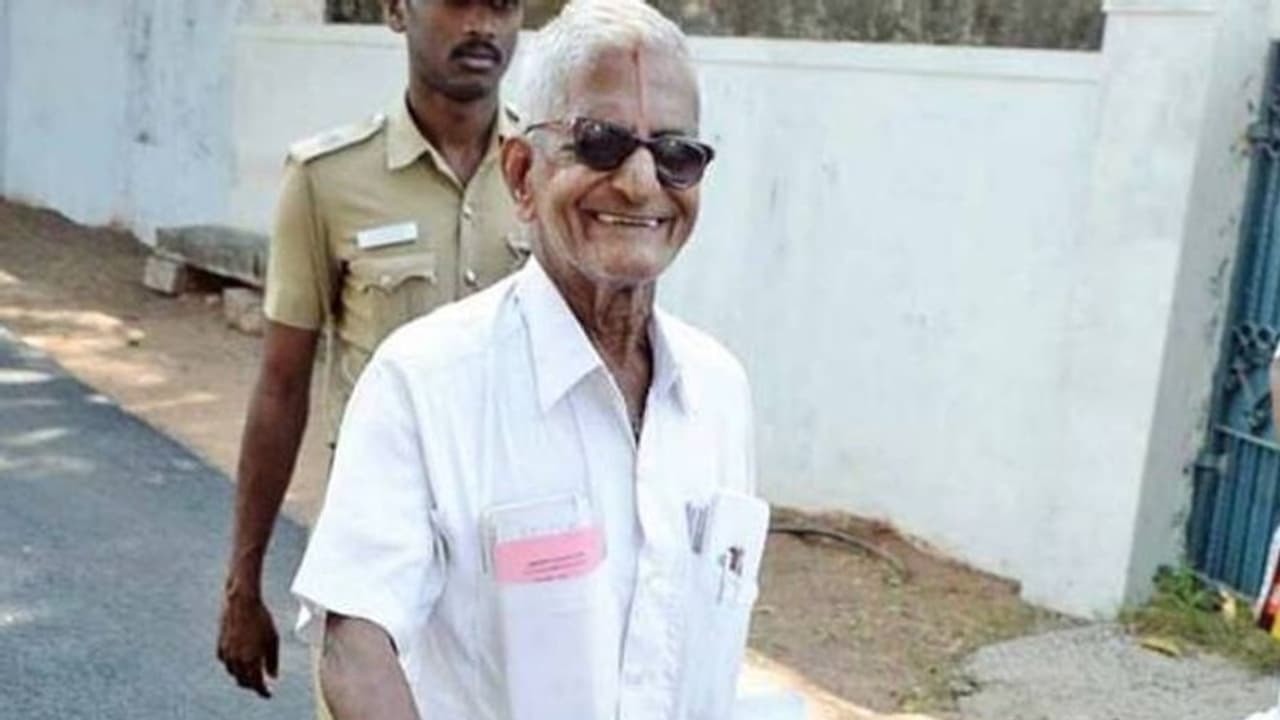 ചെന്നൈയുടെ 'ട്രാഫിക് രാമസ്വാമി' അന്തരിച്ചു, ജീവിതത്തിൽ ഏറിയപങ്കും സമരങ്ങൾക്കായി മാറ്റിവച്ച വ്യക്തി ചെന്നൈയുടെ 'ട്രാഫിക് രാമസ്വാമി' അന്തരിച്ചു, ജീവിതത്തിൽ ഏറിയപങ്കും സമരങ്ങൾക്കായി മാറ്റിവച്ച വ്യക്തി