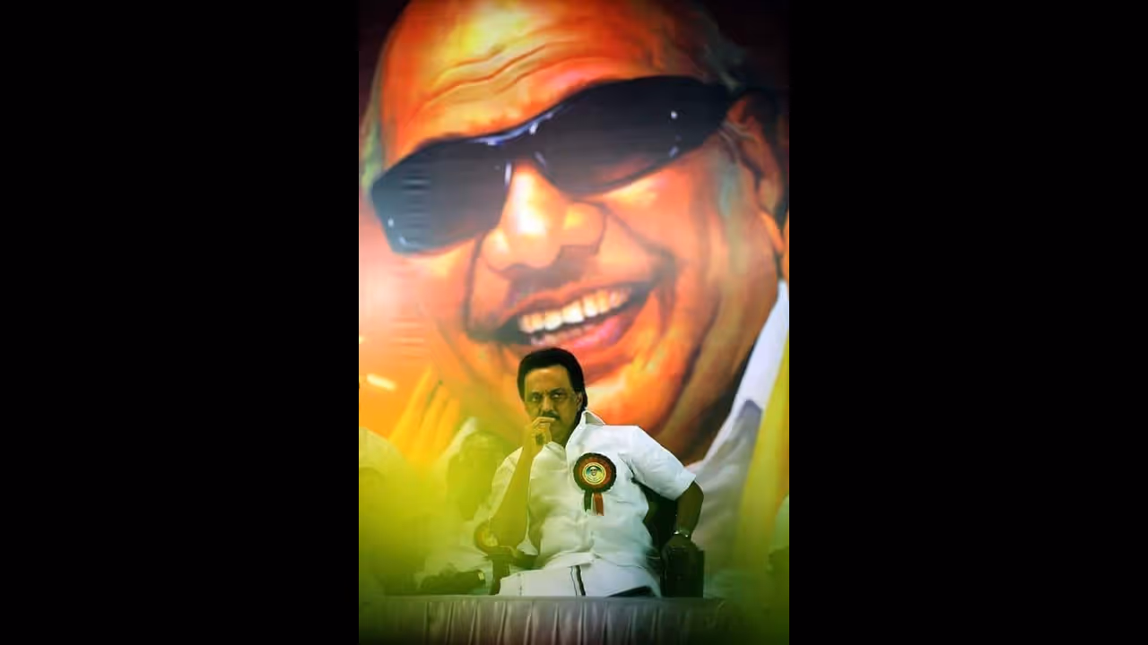 ஸ்டாலின் தலைமையில் முதல் அமைச்சரவை கூட்டம்.. முதல் 3 கையொழுத்துக்கள்..