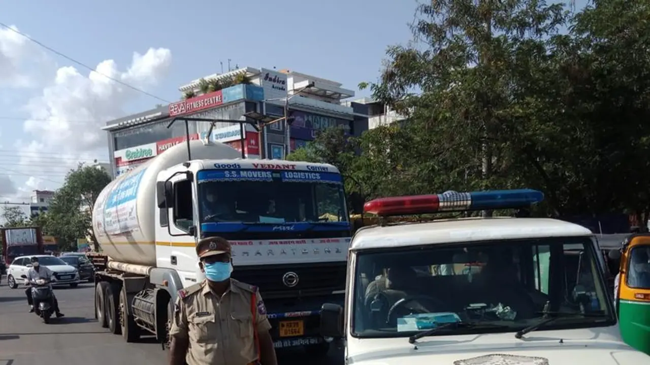 ದೇಶದಲ್ಲಿ ಆಕ್ಸಿಜನ್ ಸಾಗಾಣೆಗೆ ಟೋಲ್ ಉಚಿತ; NHAI ಮಹತ್ವದ ನಿರ್ಧಾರ!