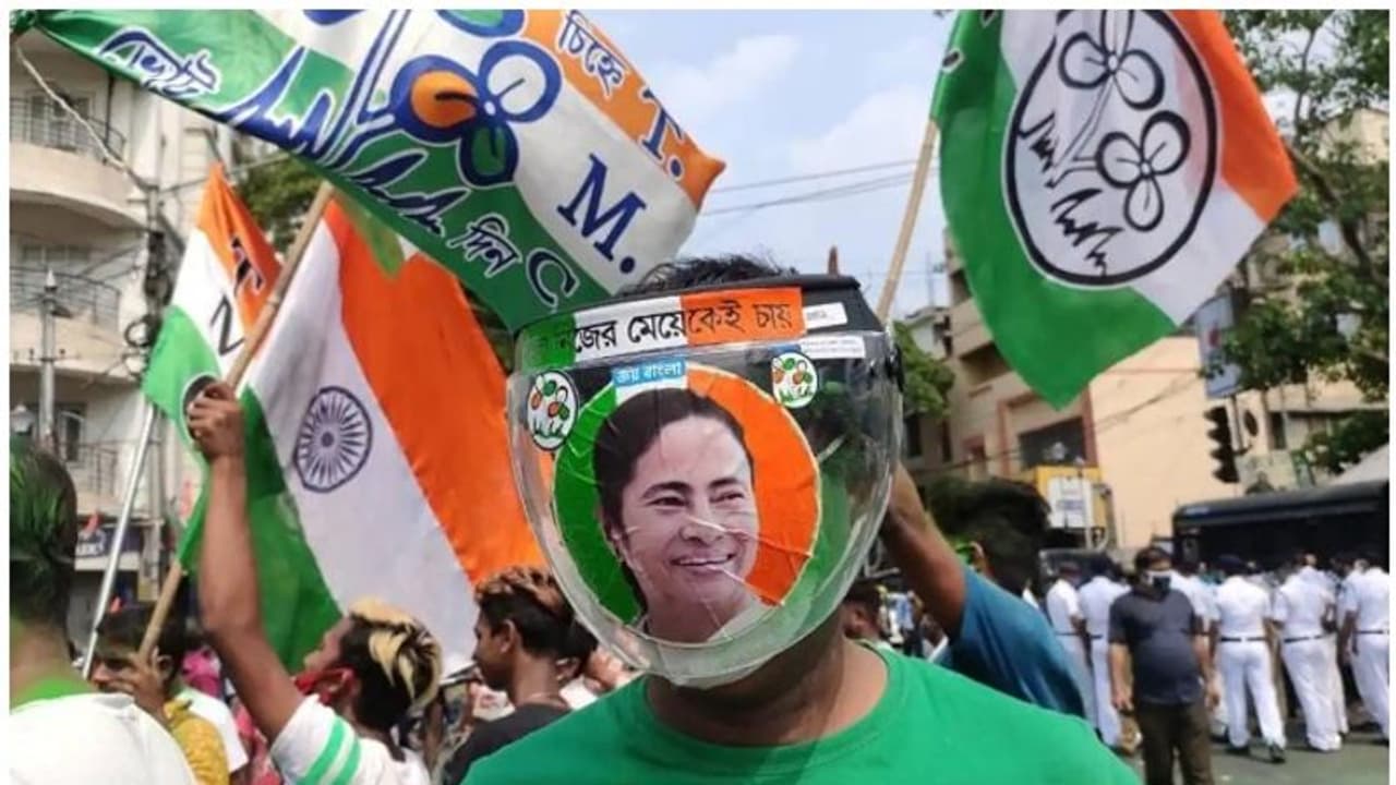 ബംഗാൾ സംഘർഷവുമായി ബന്ധപ്പെട്ട ഹർജി ഹൈക്കോടതി പരിഗണിക്കുന്നു; ഓക്സിജനായി മോദിക്ക് മമതയുടെ കത്ത് ബംഗാൾ സംഘർഷവുമായി ബന്ധപ്പെട്ട ഹർജി ഹൈക്കോടതി പരിഗണിക്കുന്നു; ഓക്സിജനായി മോദിക്ക് മമതയുടെ കത്ത്