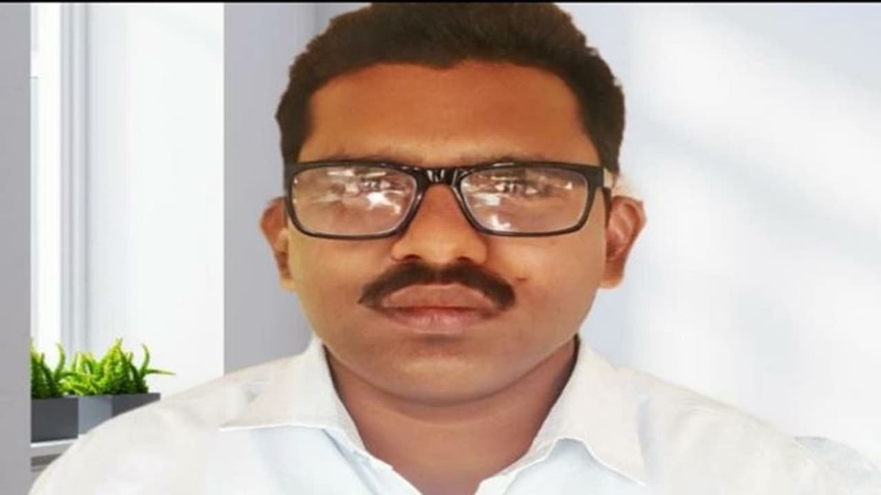 పప్పుల వెంకన్న కవిత: కరోనా కరాళ నృత్యాన్ని కట్టడి చేద్దాం పప్పుల వెంకన్న కవిత: కరోనా కరాళ నృత్యాన్ని కట్టడి చేద్దాం