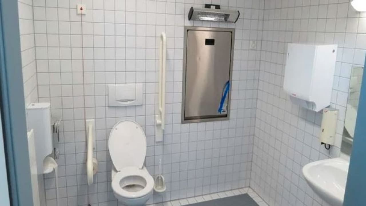 बार बार वॉशरूम जाने वाली महिला को Amazon ने नौकरी से निकला, कर्मचारी ने किया बड़ा खुलासा बार बार वॉशरूम जाने वाली महिला को Amazon ने नौकरी से निकला, कर्मचारी ने किया बड़ा खुलासा