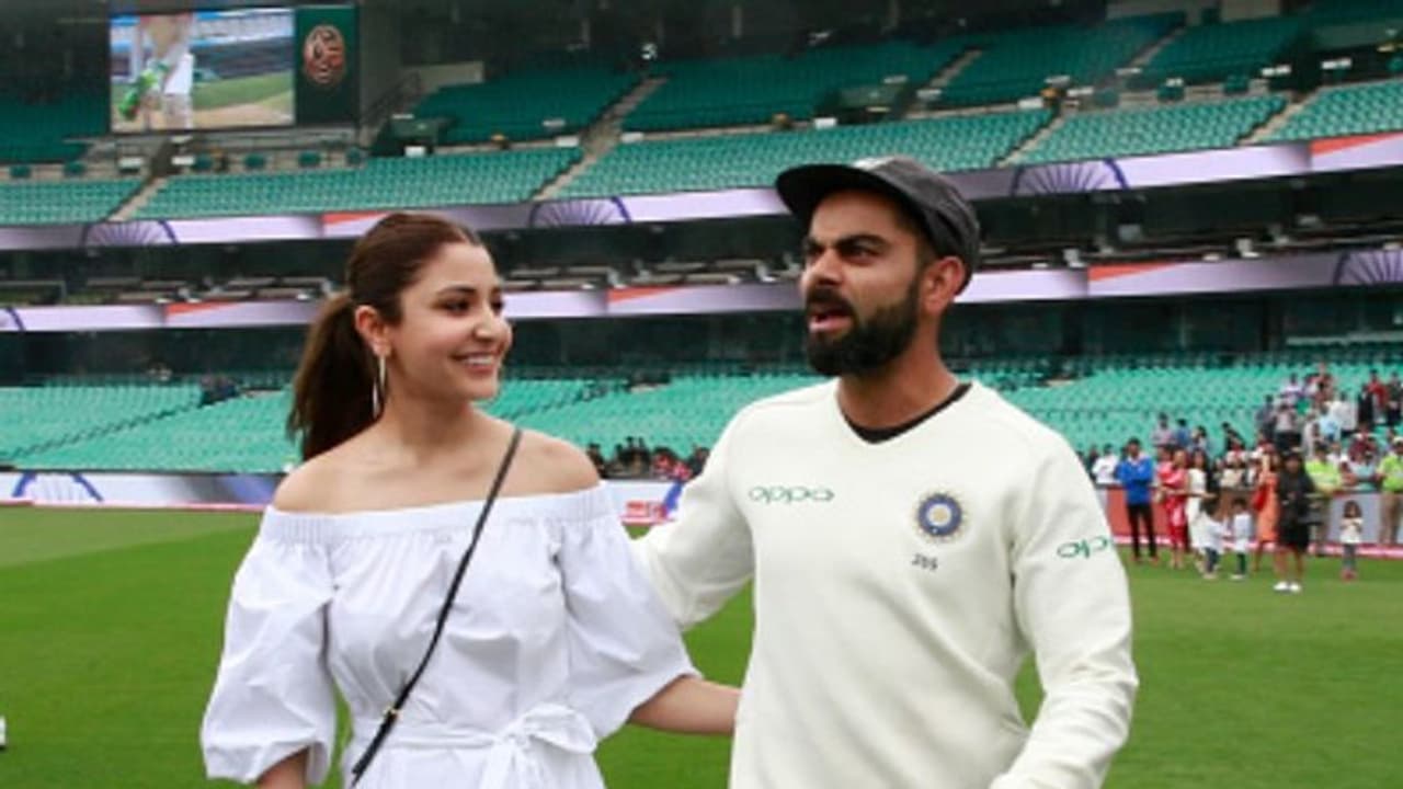 ഏഴ് കോടി ലക്ഷ്യമിട്ടു, 11 കോടി കിട്ടി! മനസും കയ്യും നിറച്ച് 'വിരുഷ്ക'യുടെ കൊവിഡ് ധനസമാഹരണം ഏഴ് കോടി ലക്ഷ്യമിട്ടു, 11 കോടി കിട്ടി! മനസും കയ്യും നിറച്ച് 'വിരുഷ്ക'യുടെ കൊവിഡ് ധനസമാഹരണം