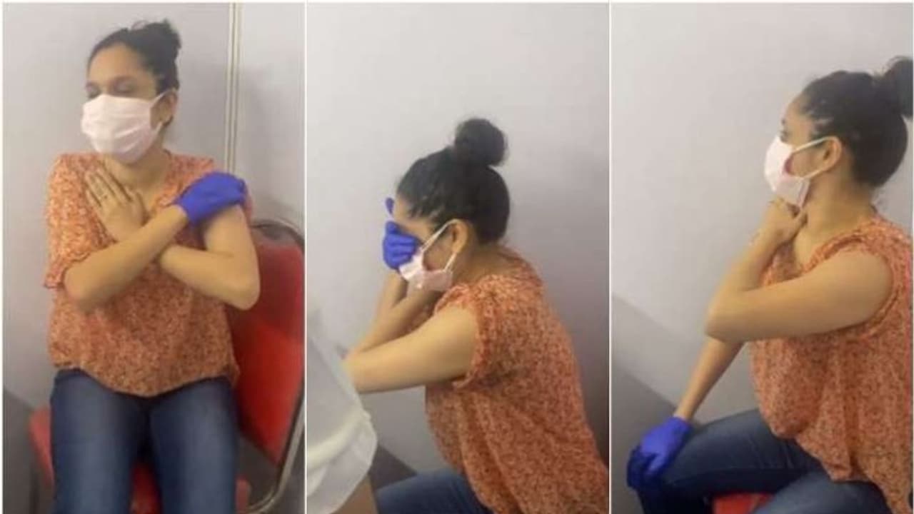 నెమ్మదిగా ప్లీజ్.. వ్యాక్సిన్ వేసుకుంటూ ఏడ్చేసిన హీరోయిన్ అంకిత లోఖండే నెమ్మదిగా ప్లీజ్.. వ్యాక్సిన్ వేసుకుంటూ ఏడ్చేసిన హీరోయిన్ అంకిత లోఖండే