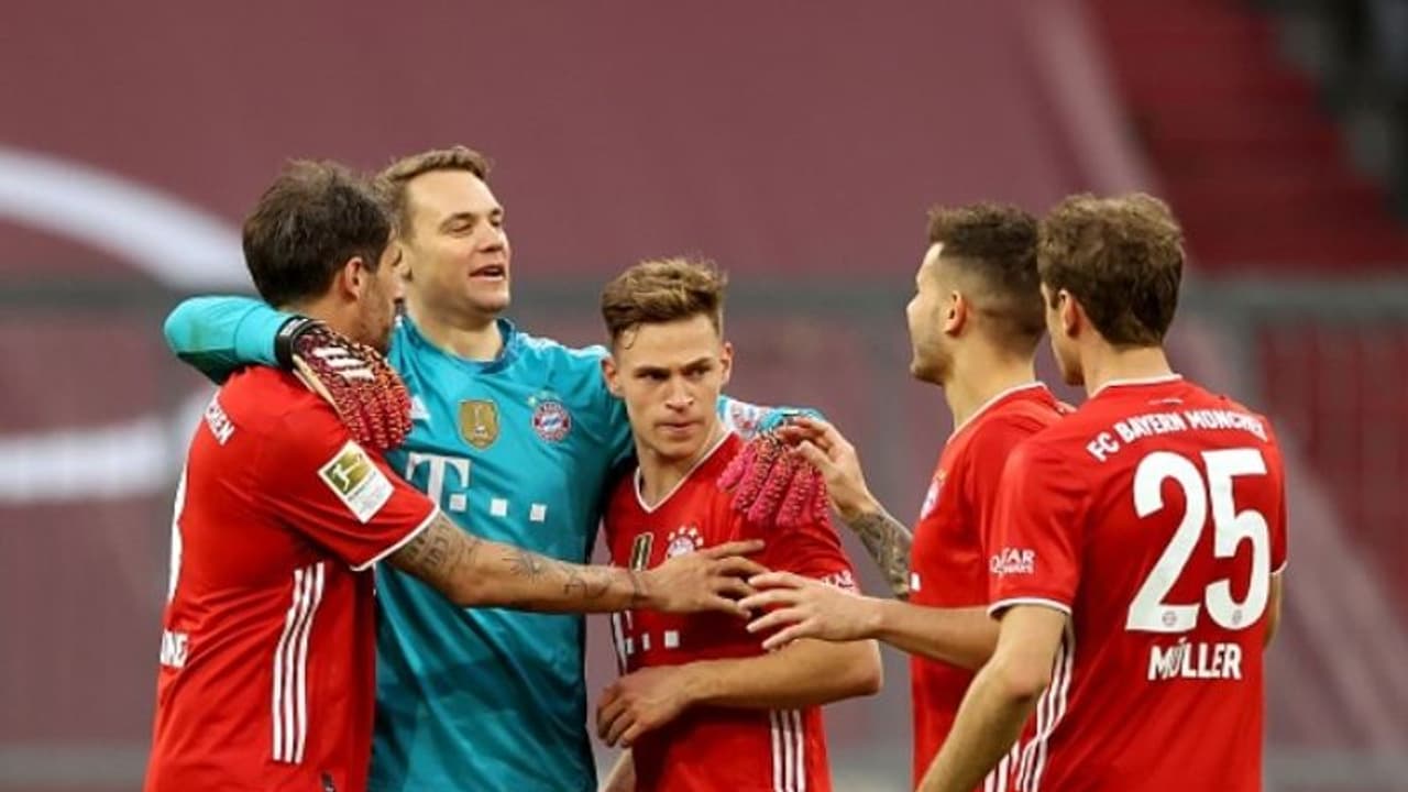 ലെവൻഡോവ്സ്കിക്ക് ഹാട്രിക്; ജർമ്മൻ ലീഗില് ബയേണിന് തുടർച്ചയായ ഒൻപതാം കിരീടം ലെവൻഡോവ്സ്കിക്ക് ഹാട്രിക്; ജർമ്മൻ ലീഗില് ബയേണിന് തുടർച്ചയായ ഒൻപതാം കിരീടം