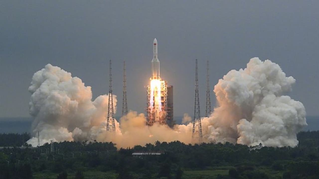 ನಿಯಂತ್ರಣ ಕಳೆದುಕೊಂಡ ಚೀನಾದ ರಾಕೆಟ್, ಮಾಲ್ಡೀವ್ಸ್ ಬಳಿ ಪತನ! ನಿಯಂತ್ರಣ ಕಳೆದುಕೊಂಡ ಚೀನಾದ ರಾಕೆಟ್, ಮಾಲ್ಡೀವ್ಸ್ ಬಳಿ ಪತನ!