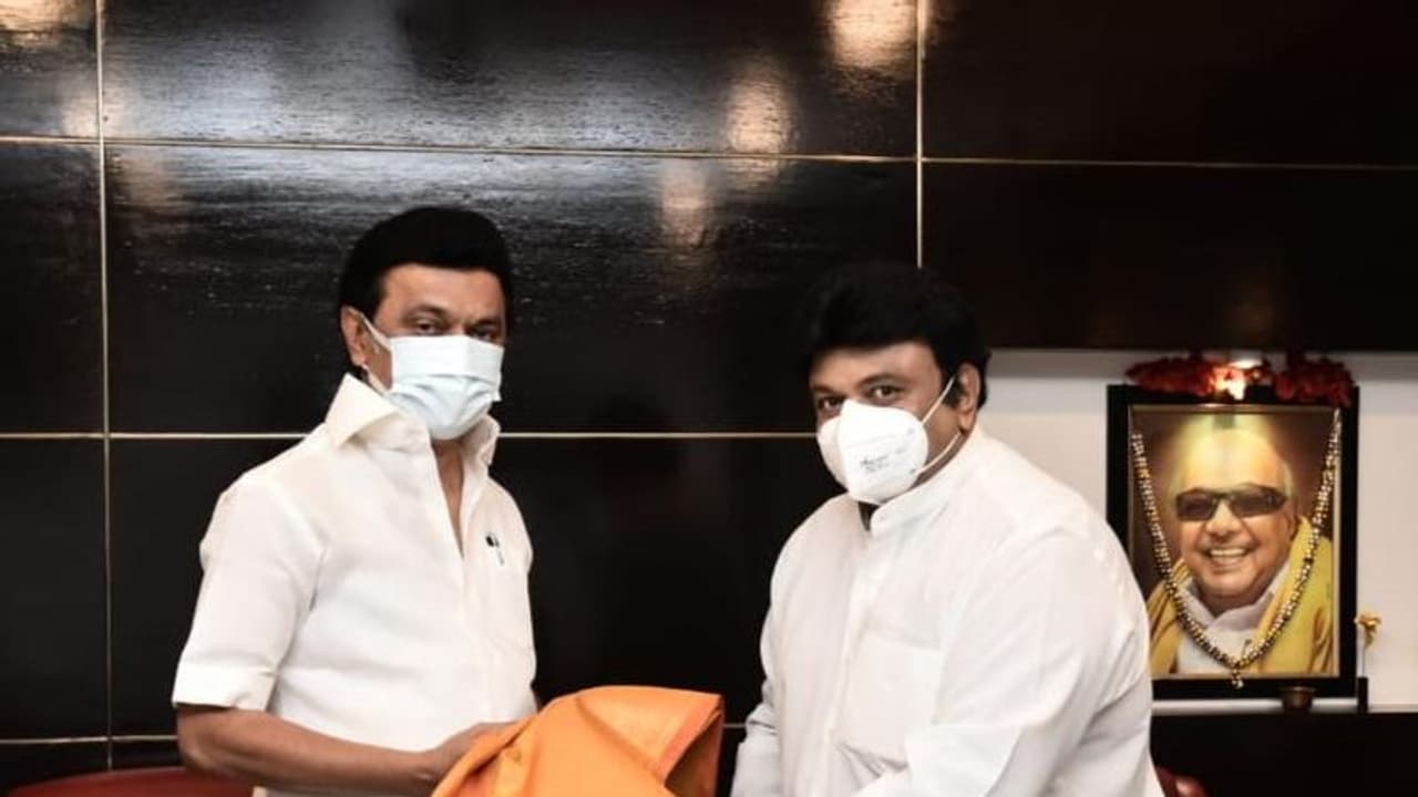 நடிகர் பிரபு மற்றும் தயாரிப்பாளர் கே.ஆர் முதலமைச்சர் ஸ்டாலினை நேரில் சந்தித்து வாழ்த்து..! நடிகர் பிரபு மற்றும் தயாரிப்பாளர் கே.ஆர் முதலமைச்சர் ஸ்டாலினை நேரில் சந்தித்து வாழ்த்து..!