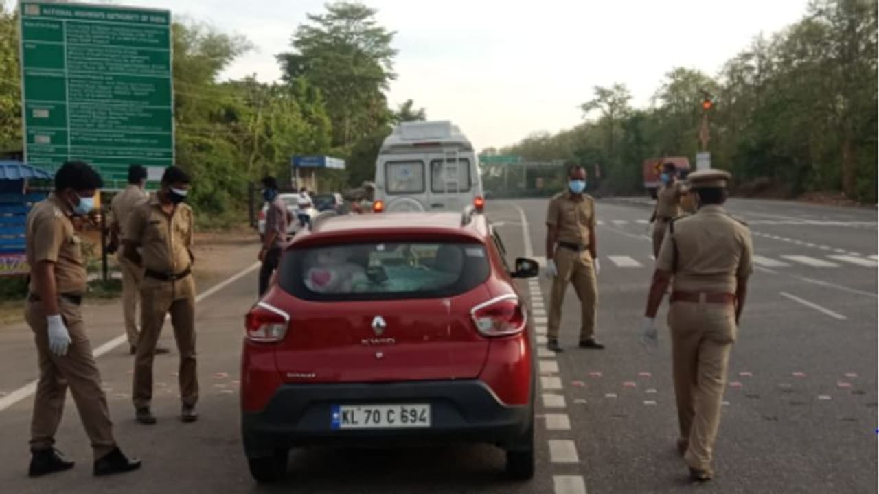 കേരളത്തിൽ നിന്നെത്തുന്നവർക്ക് ഏഴ് ദിവസം നിരീക്ഷണം; നാളെ മുതൽ കർശനമാക്കുമെന്ന് കർണാടക സർക്കാർ