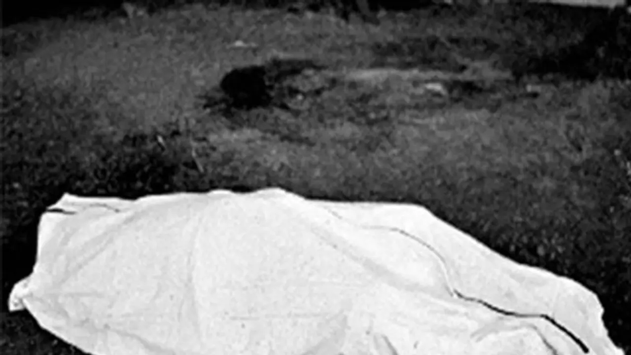 గంగా నదిలో మృతదేహాల కలకలం: కరోనాతో చనిపోయినవారేనా? గంగా నదిలో మృతదేహాల కలకలం: కరోనాతో చనిపోయినవారేనా?