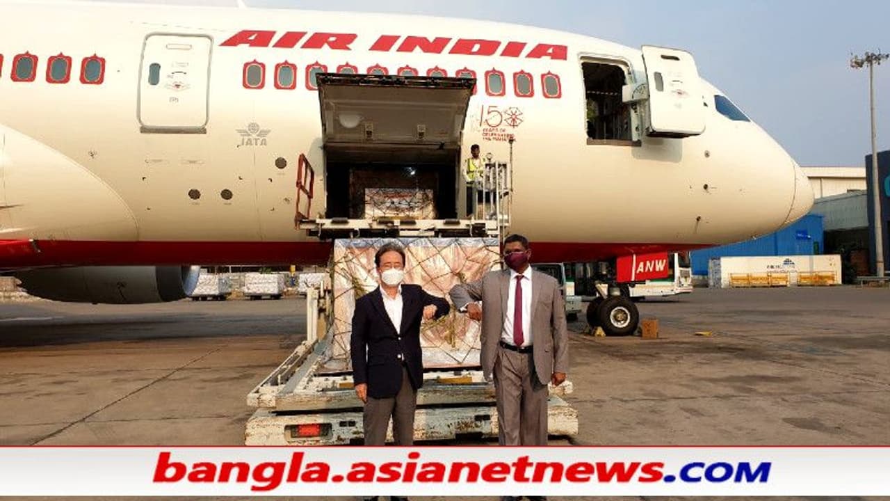 করোনাধ্বস্ত ভারতের পাশে দ. কোরিয়াও, দিল্লি বিমানবন্দরে এল বিপুল চিকিৎসা সরবরাহ করোনাধ্বস্ত ভারতের পাশে দ. কোরিয়াও, দিল্লি বিমানবন্দরে এল বিপুল চিকিৎসা সরবরাহ