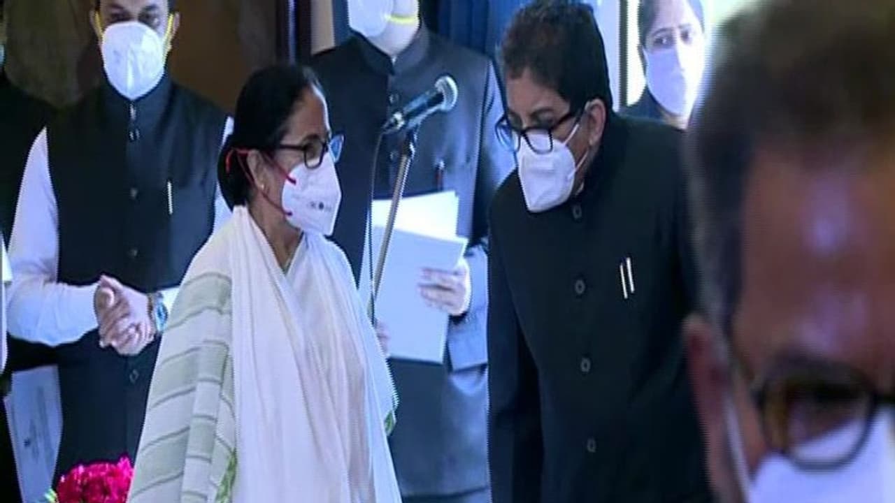 पश्चिम बंगाल में फिर होगा विधान परिषद, सरकार ने विधानसभा में पास कराया प्रस्ताव पश्चिम बंगाल में फिर होगा विधान परिषद, सरकार ने विधानसभा में पास कराया प्रस्ताव