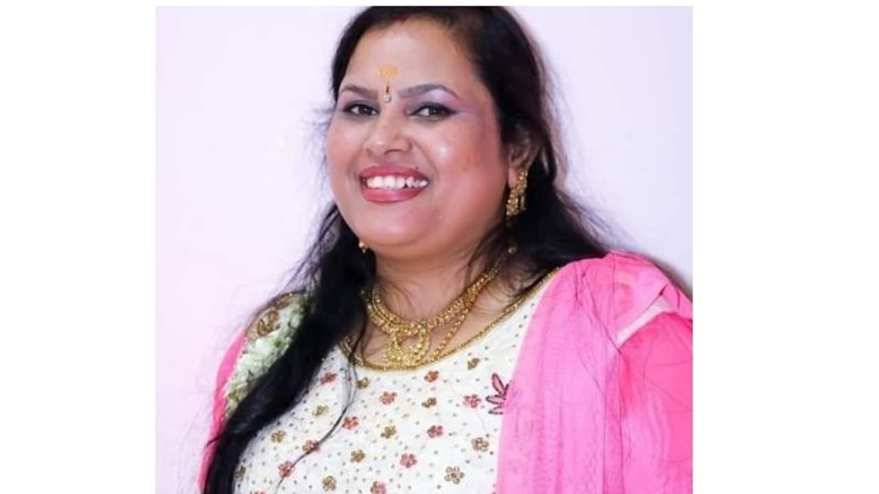 കൊവിഡ് ബാധിച്ച് ചികിത്സയിലായിരുന്ന മലയാളി യുവതി കുവൈത്തില് നിര്യാതയായി കൊവിഡ് ബാധിച്ച് ചികിത്സയിലായിരുന്ന മലയാളി യുവതി കുവൈത്തില് നിര്യാതയായി