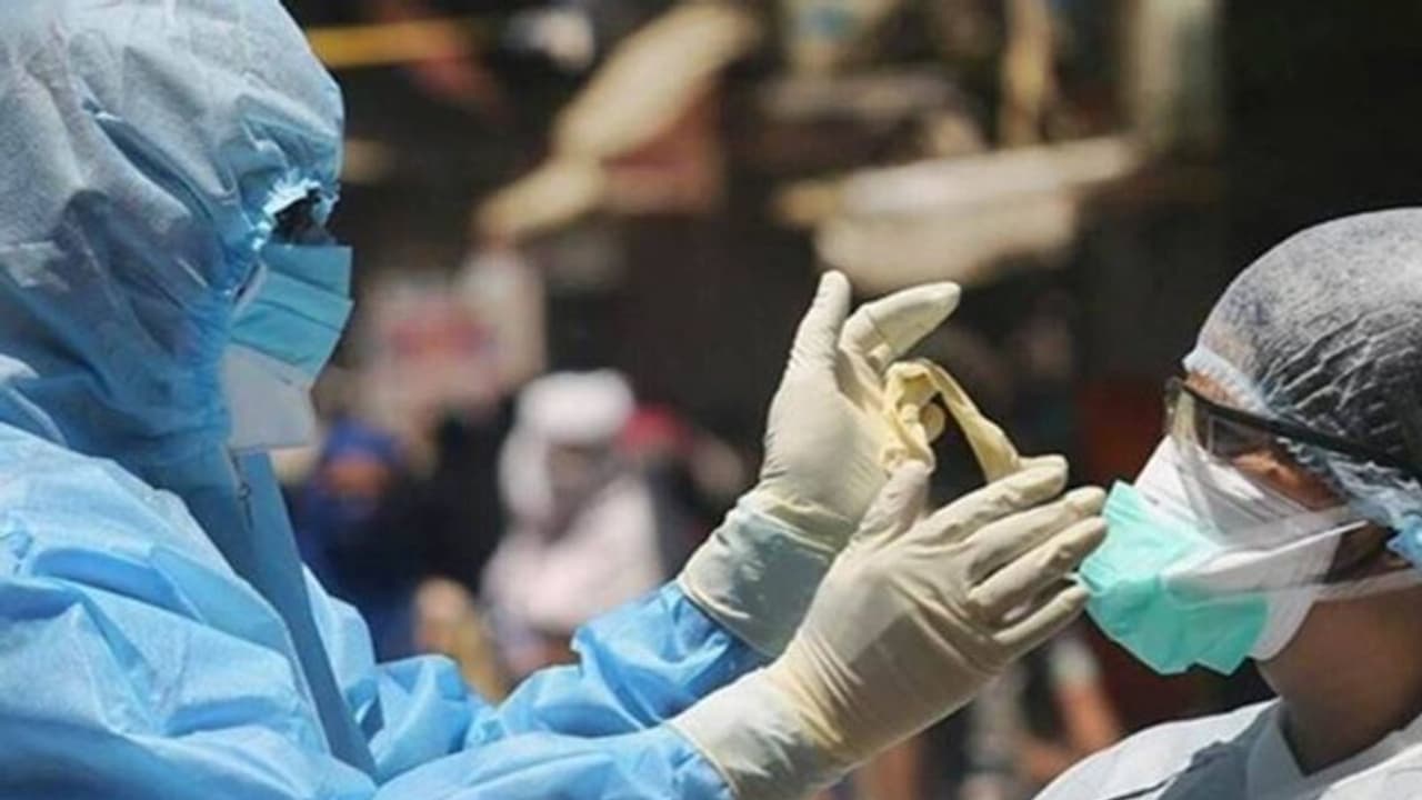 உயிரையும் துச்சமென மதித்து சேவை செய்யும் மருத்துவர்கள் தான் உண்மையான கடவுள்கள்.. உணர்ச்சி பொங்கும் ராமதாஸ்.!