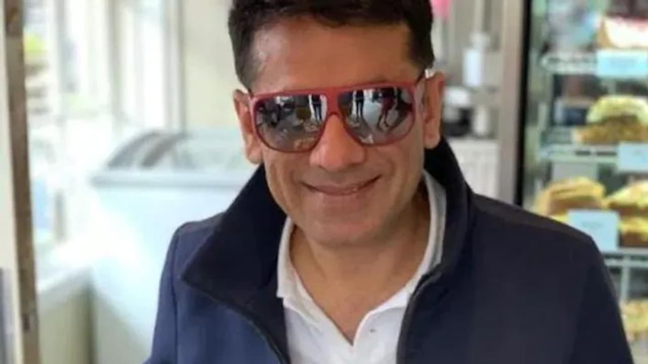 ऑक्सीजन कंसन्ट्रेटर की कालाबाजारी: कोर्ट ने नवनीत कालरा को नहीं दी राहत; पुलिस ने जारी किया लुकआउट नोटिस ऑक्सीजन कंसन्ट्रेटर की कालाबाजारी: कोर्ट ने नवनीत कालरा को नहीं दी राहत; पुलिस ने जारी किया लुकआउट नोटिस