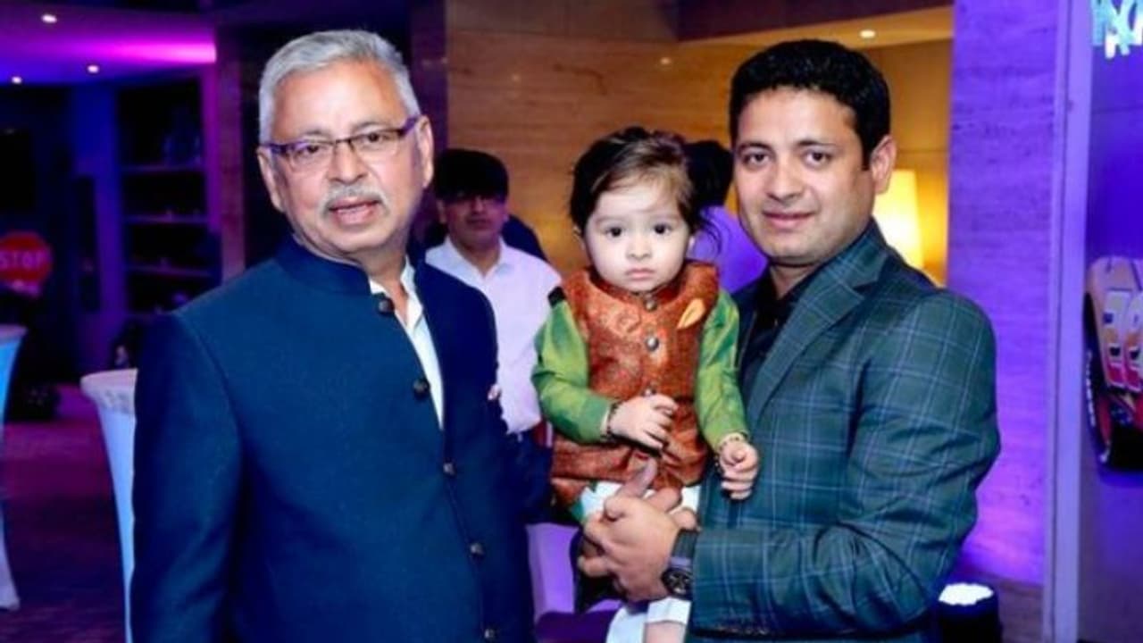 অব্যাহত করোনার থাবা, প্রয়াত হলেন মুম্বই ইন্ডিয়ান্স তারকা পীযুষ চাওলার বাবা অব্যাহত করোনার থাবা, প্রয়াত হলেন মুম্বই ইন্ডিয়ান্স তারকা পীযুষ চাওলার বাবা