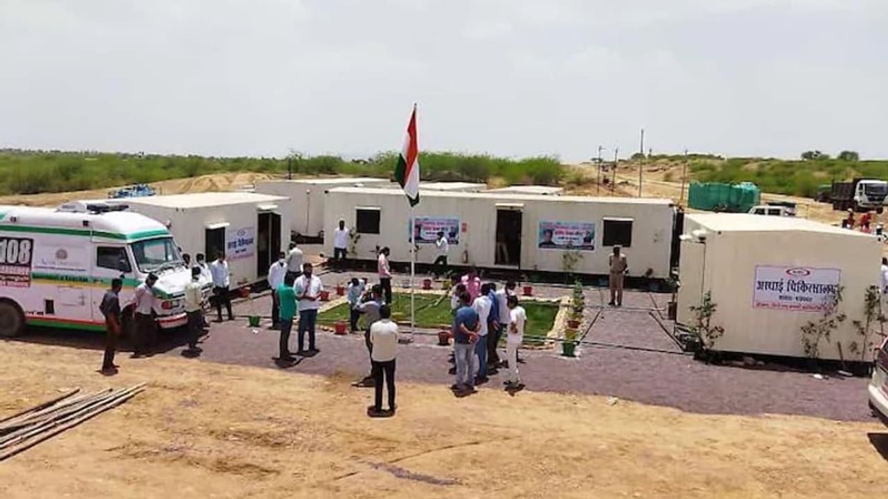 कोरोना से जंग: इस राज्य में 48 घंटे में बने दो कोविड सेंटर, ऑक्सीजन से लेकर दवाओं तक सभी व्यवस्थाएं कोरोना से जंग: इस राज्य में 48 घंटे में बने दो कोविड सेंटर, ऑक्सीजन से लेकर दवाओं तक सभी व्यवस्थाएं