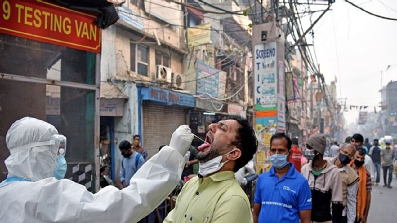 গতি হারাচ্ছে কোভিড, প্রবণতা দেখতে পাচ্ছে কেন্দ্র উদ্বেগে রেখেছে বাংলা সহ ১৬ রাজ্য গতি হারাচ্ছে কোভিড, প্রবণতা দেখতে পাচ্ছে কেন্দ্র উদ্বেগে রেখেছে বাংলা সহ ১৬ রাজ্য