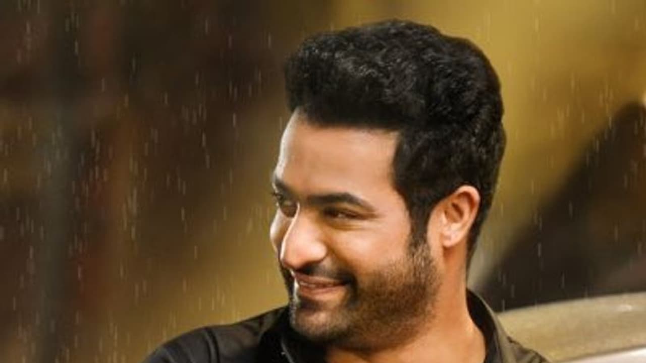 తన హెల్త్ కండిషన్ పై లేటెస్ట్ అప్డేట్ ఇచ్చిన ఎన్టీఆర్! తన హెల్త్ కండిషన్ పై లేటెస్ట్ అప్డేట్ ఇచ్చిన ఎన్టీఆర్!