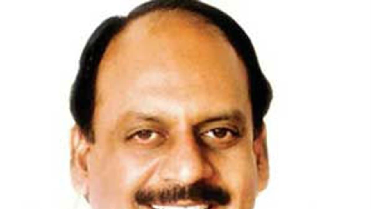 ஊரடங்கால் பாதிக்கப்பட்டுள்ள சிறு, குறு தொழில் முனைவோர்க்கு உதவி.? அமைச்சர் அதிரடி தகவல். ஊரடங்கால் பாதிக்கப்பட்டுள்ள சிறு, குறு தொழில் முனைவோர்க்கு உதவி.? அமைச்சர் அதிரடி தகவல்.