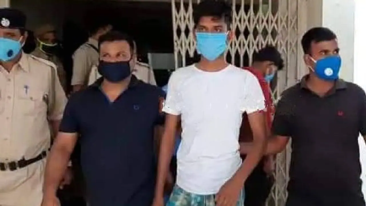 ফাঁদ পাতল পুলিশ, কয়েক লক্ষ টাকার মাদক সহ গ্রেফতার ১ ফাঁদ পাতল পুলিশ, কয়েক লক্ষ টাকার মাদক সহ গ্রেফতার ১