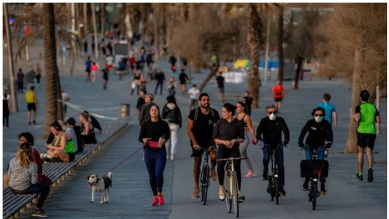 കൊവിഡ് ദുരിതങ്ങൾക്ക് വിട, അടച്ചുപൂട്ടൽ അവസാനിച്ചു; ഘട്ടംഘട്ടമായി തുറന്ന് യൂറോപ്പ് കൊവിഡ് ദുരിതങ്ങൾക്ക് വിട, അടച്ചുപൂട്ടൽ അവസാനിച്ചു; ഘട്ടംഘട്ടമായി തുറന്ന് യൂറോപ്പ്