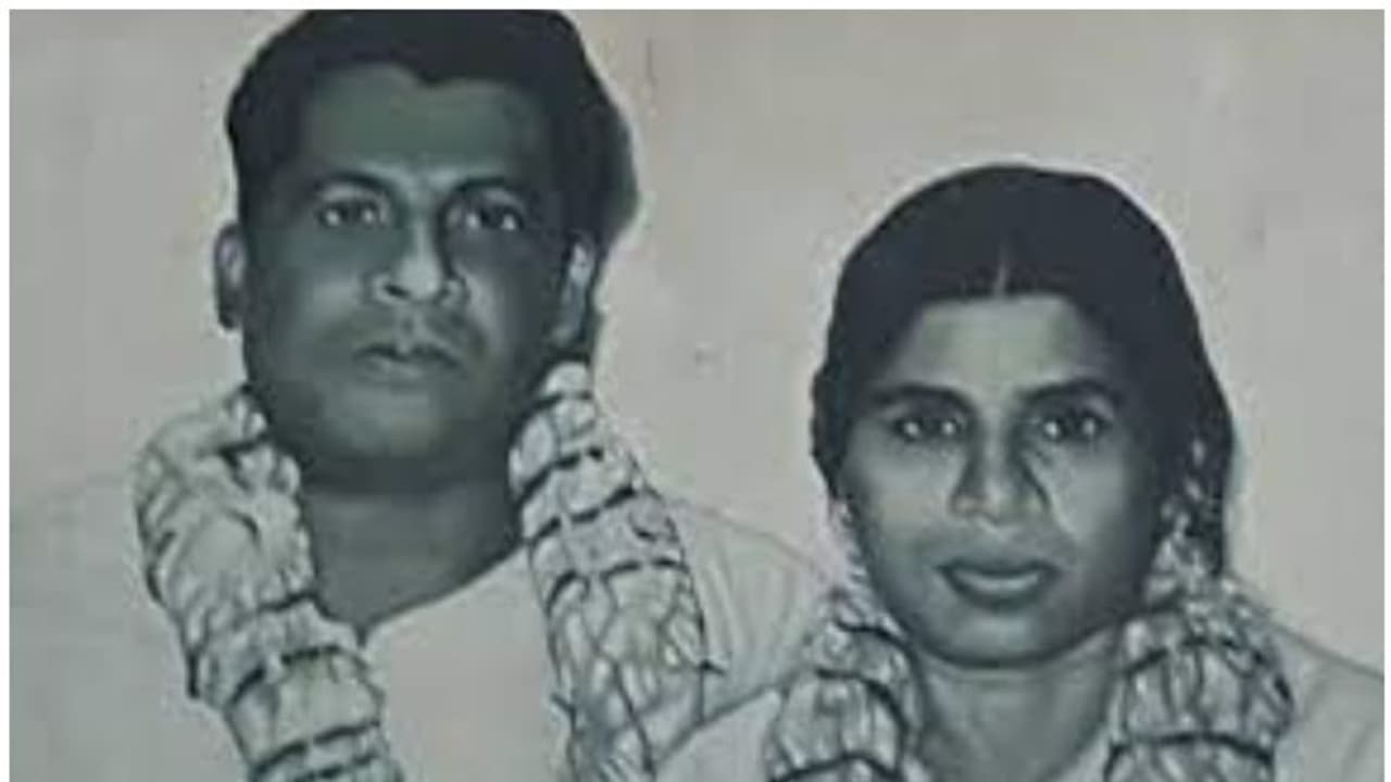 സാനഡുവിൽ നിന്ന് റോസ് ഹൗസിലേക്ക് നീണ്ട കിളിവാതിലും കാശ്മീരി സാരിയും; ഗൗരിയമ്മയും ടിവി തോമസും സാനഡുവിൽ നിന്ന് റോസ് ഹൗസിലേക്ക് നീണ്ട കിളിവാതിലും കാശ്മീരി സാരിയും; ഗൗരിയമ്മയും ടിവി തോമസും