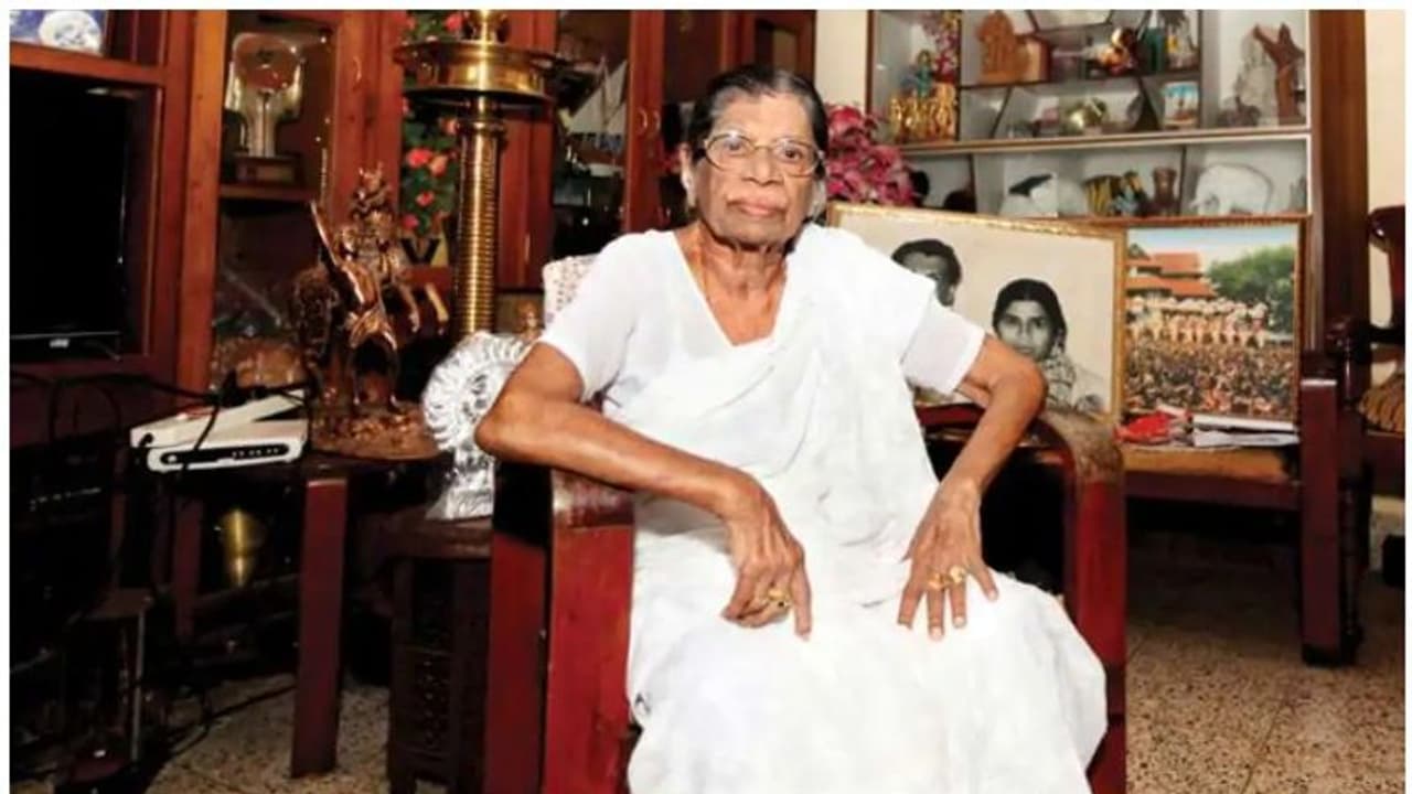 ആദ്യം ഞെട്ടി പിന്നെ പൊട്ടിക്കരഞ്ഞു, ഒടുവിൽ ഉള്ളുനീറി പടിയിറങ്ങി; കെആര് ഗൗരിയമ്മയുടെ തെരഞ്ഞെടുപ്പ് ജീവിതം ആദ്യം ഞെട്ടി പിന്നെ പൊട്ടിക്കരഞ്ഞു, ഒടുവിൽ ഉള്ളുനീറി പടിയിറങ്ങി; കെആര് ഗൗരിയമ്മയുടെ തെരഞ്ഞെടുപ്പ് ജീവിതം