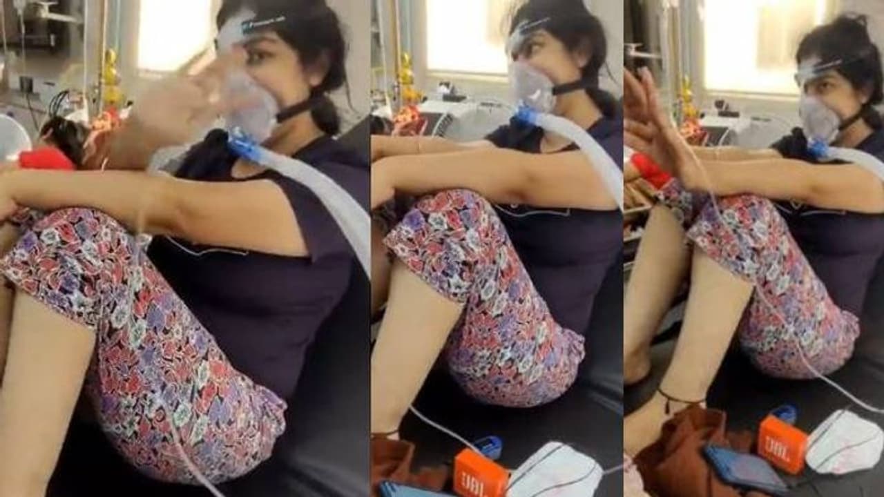 'ലവ് യൂ സിന്ദഗി...'; കൊവിഡ് രോഗിയായ യുവതിക്ക് പാട്ട് വച്ചുകൊടുത്ത് ഡോക്ടർ; വൈറലായി വീഡിയോ