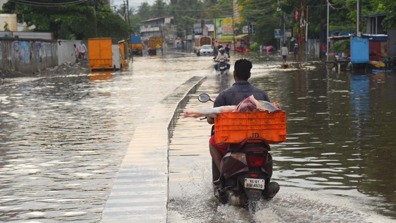 இந்த 8 மாவட்டங்களில் வெளுத்து வாங்கப்போகும் கனமழை.. வானிலை ஆய்வு மையம் எச்சரிக்கை..!