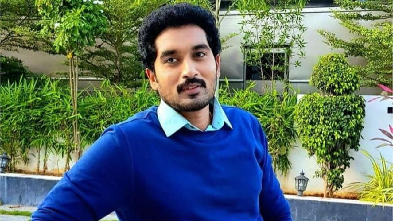 లేపేస్తాం, చెప్పులు దండ వేస్తామన్నారు: కార్తీకదీపం సీరియల్ డాక్టర్ బాబు లేపేస్తాం, చెప్పులు దండ వేస్తామన్నారు: కార్తీకదీపం సీరియల్ డాక్టర్ బాబు