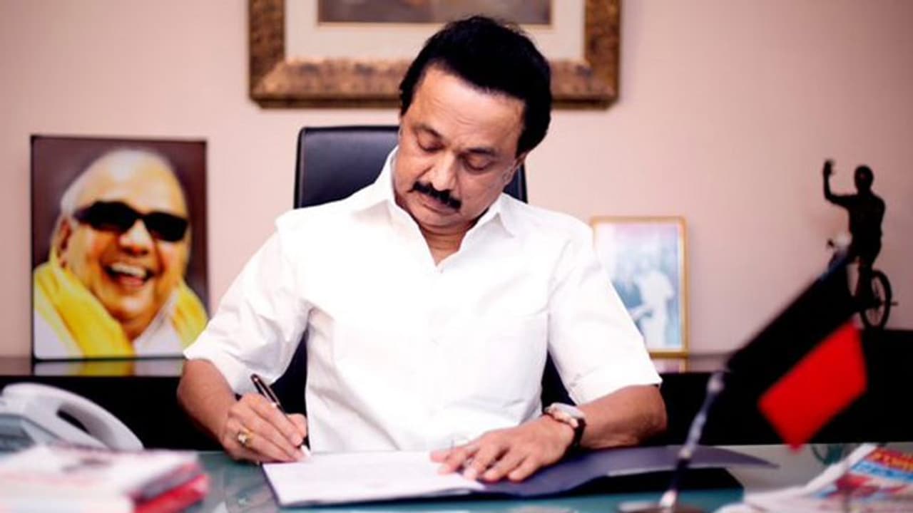 ஆக்சிஜன், உயிர் காக்கும் உபகரணங்களை உற்பத்தி செய்ய முன்வரவேண்டும்.. தொழில் நிறுவனங்களுக்கு ஸ்டாலின் வேண்டுகோள் ஆக்சிஜன், உயிர் காக்கும் உபகரணங்களை உற்பத்தி செய்ய முன்வரவேண்டும்.. தொழில் நிறுவனங்களுக்கு ஸ்டாலின் வேண்டுகோள்