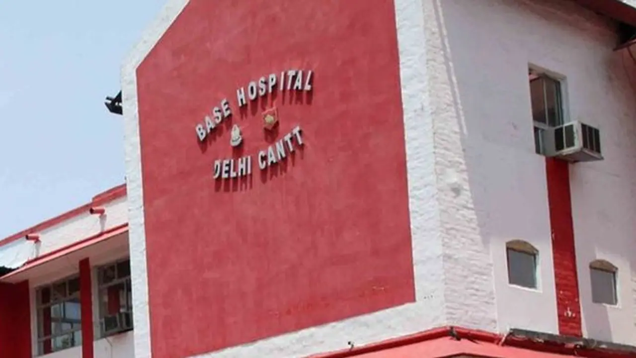 Army Base Hospital Commandant suddenly transferred; Army calls it 'routine'