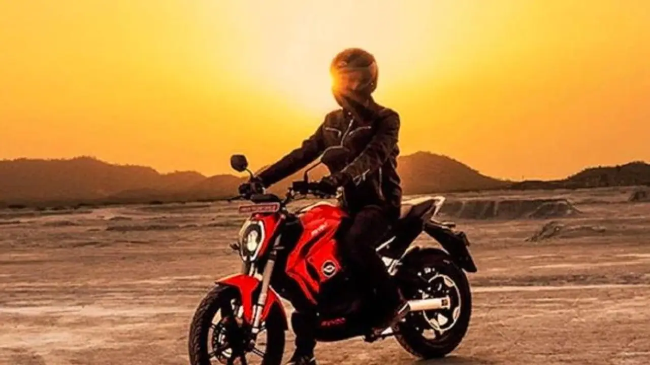 ബുക്കിംഗ് വീണ്ടും തുടങ്ങാന്‍ റിവോൾട്ട്