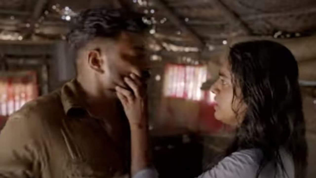 അമ്പരിപ്പിച്ച് നിവിൻ പോളി, രാജീവ് രവിയുടെ സംവിധാനത്തില് 'തുറമുഖം' ടീസര് അമ്പരിപ്പിച്ച് നിവിൻ പോളി, രാജീവ് രവിയുടെ സംവിധാനത്തില് 'തുറമുഖം' ടീസര്