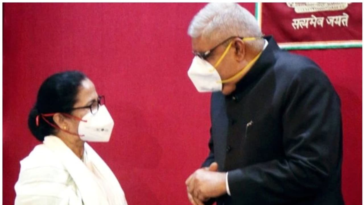 ಬಂಗಾಳ ರಾಜ್ಯಪಾಲರ ಬದಲಾಯಿಸಿ; ಪ್ರಧಾನಿ ಮೋದಿ, ರಾಷ್ಟ್ರಪತಿಗೆ ಮಮತಾ ಪತ್ರ!