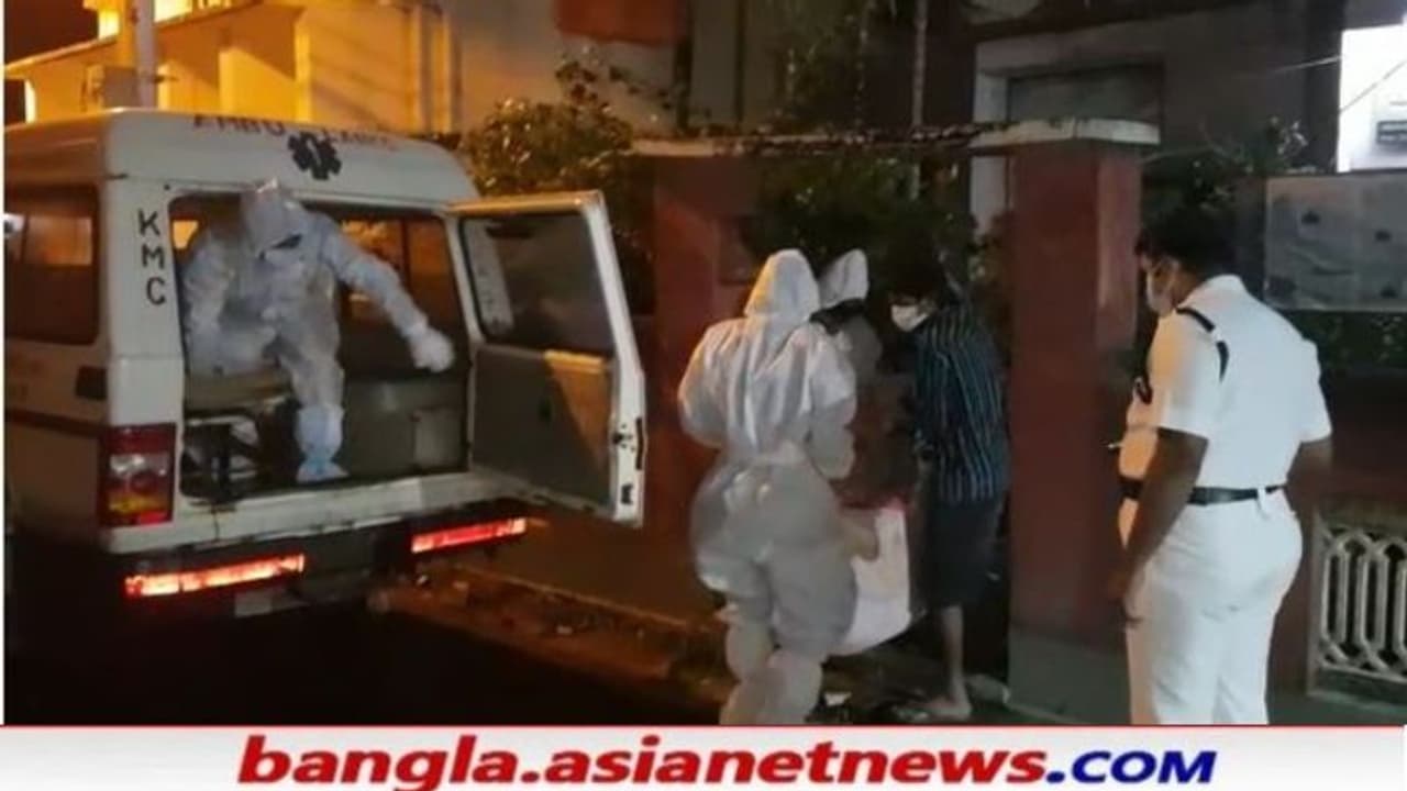 ঠাকুরপুকুরে কোভিডে মৃত ছেলের সঙ্গে আটকে প্যারালাইজড মা, ৭ ঘন্টা পর উদ্ধারে এল পুলিশ পুরসভা ঠাকুরপুকুরে কোভিডে মৃত ছেলের সঙ্গে আটকে প্যারালাইজড মা, ৭ ঘন্টা পর উদ্ধারে এল পুলিশ পুরসভা
