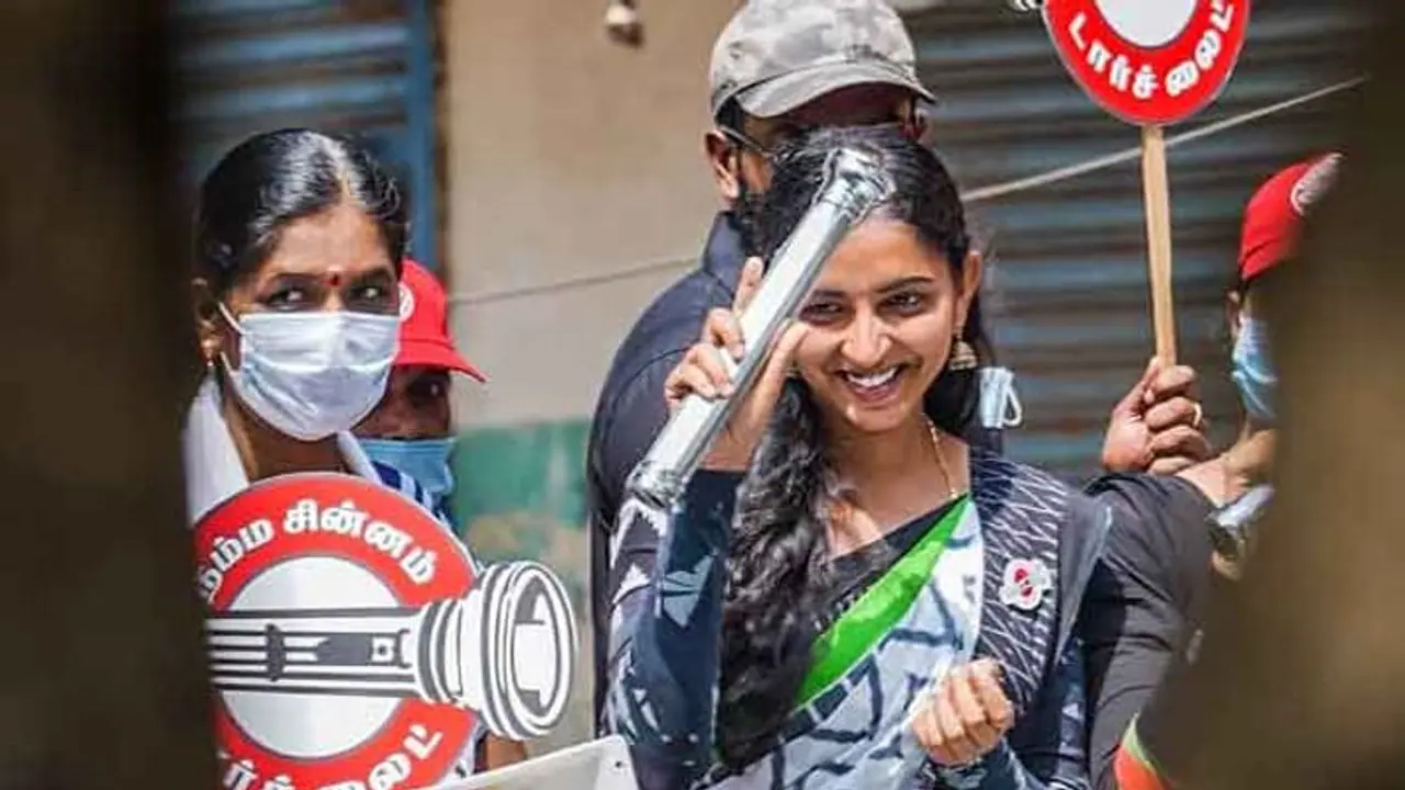 உங்கள் வீட்டுப்பிள்ளையாக நினைத்து வாக்களித்தவர்களுக்கு நன்றி.. மக்கள் நீதி மய்யத்திலிருந்து விலகிய பத்மபிரியா உங்கள் வீட்டுப்பிள்ளையாக நினைத்து வாக்களித்தவர்களுக்கு நன்றி.. மக்கள் நீதி மய்யத்திலிருந்து விலகிய பத்மபிரியா