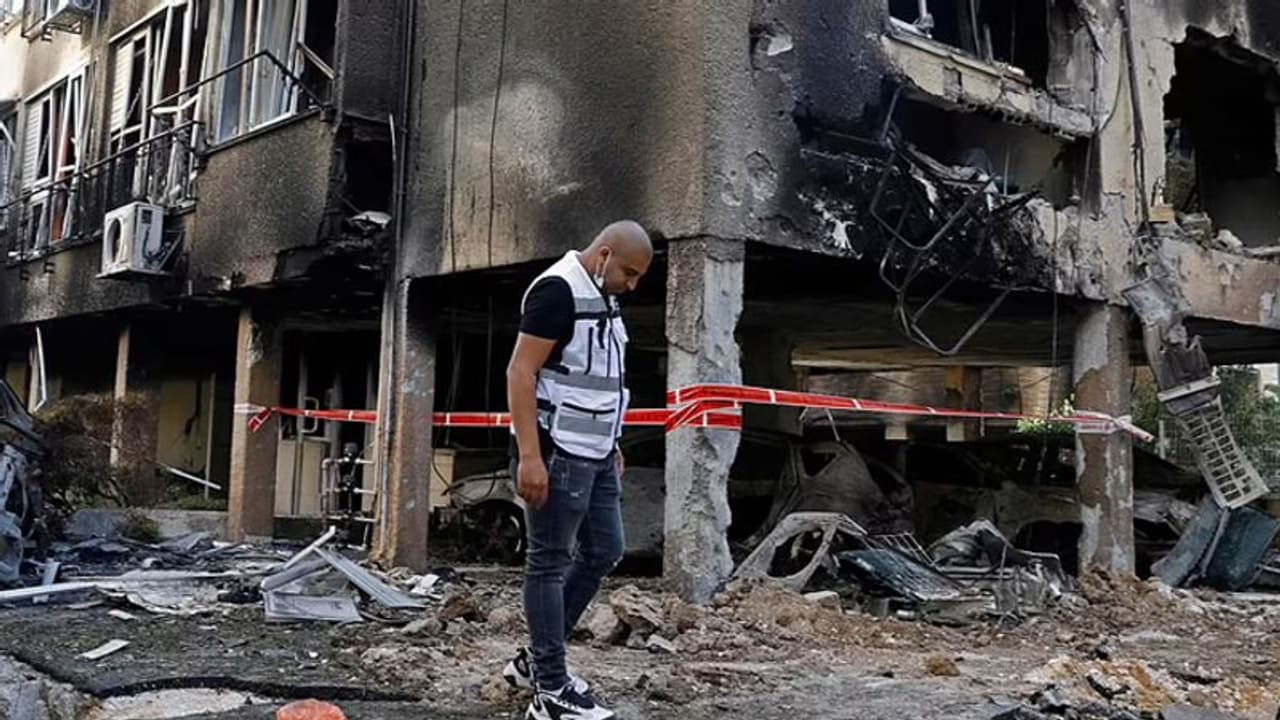 ഇസ്രായേല് പലസ്തീന് സംഘര്ഷം; മാധ്യമങ്ങളുടെ കെട്ടിടവും തകര്ത്തു, ഗാസയില് ഇതുവരെ കൊല്ലപ്പെട്ടത് 137 പേര് ഇസ്രായേല് പലസ്തീന് സംഘര്ഷം; മാധ്യമങ്ങളുടെ കെട്ടിടവും തകര്ത്തു, ഗാസയില് ഇതുവരെ കൊല്ലപ്പെട്ടത് 137 പേര്