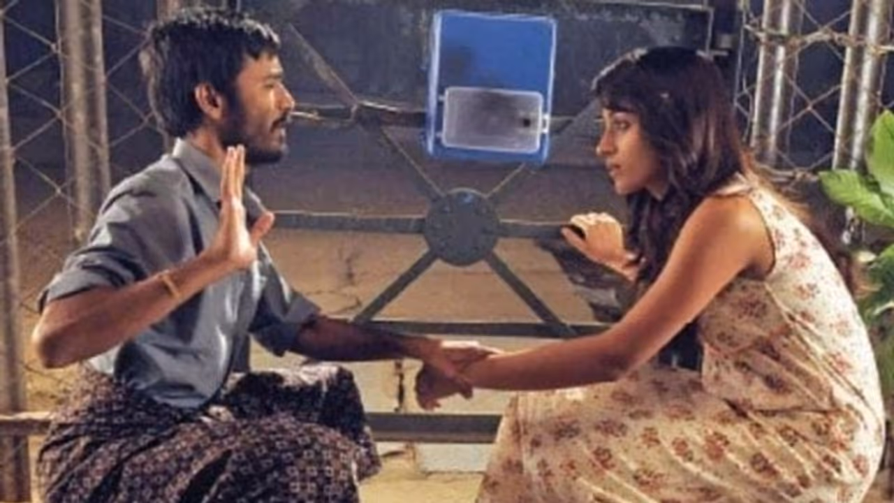 ആടുകളത്തില്‍ ധനുഷിന്റെ നായികയായി തൃഷ, ചിത്രങ്ങള്‍ പ്രചരിക്കുന്നു!