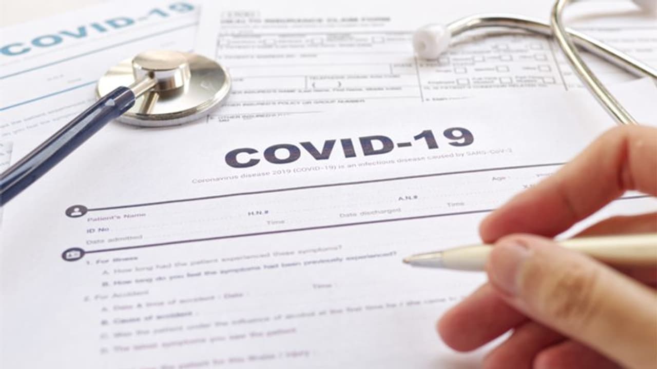 పదివేల విషసర్పాలను పట్టిన ఆయన.. కరోనాకి బలయ్యాడు..! పదివేల విషసర్పాలను పట్టిన ఆయన.. కరోనాకి బలయ్యాడు..!