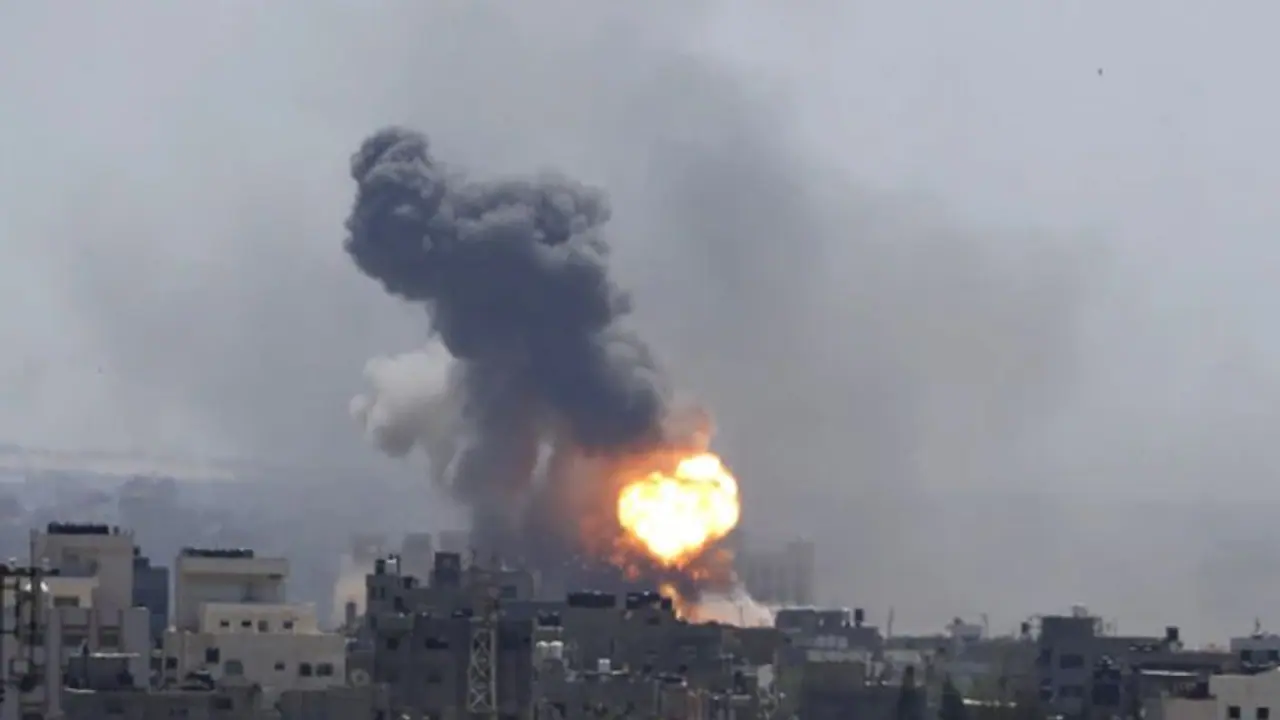 ಇಸ್ರೇಲ್ ವಾಯುದಾಳಿಗೆ ಗಾಜಾದಲ್ಲಿನ ಹಮಾಸ್ ಉಗ್ರರ ಸುರಂಗ ಧ್ವಂಸ! ಇಸ್ರೇಲ್ ವಾಯುದಾಳಿಗೆ ಗಾಜಾದಲ್ಲಿನ ಹಮಾಸ್ ಉಗ್ರರ ಸುರಂಗ ಧ್ವಂಸ!