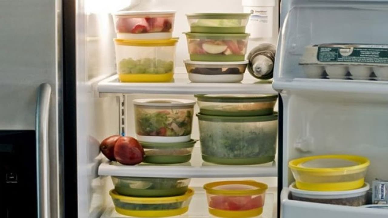 రోజూ వంట చేయడం ఇబ్బందిగా ఉందని.. 8నెలలకు సరిపడా వండేసి..! రోజూ వంట చేయడం ఇబ్బందిగా ఉందని.. 8నెలలకు సరిపడా వండేసి..!