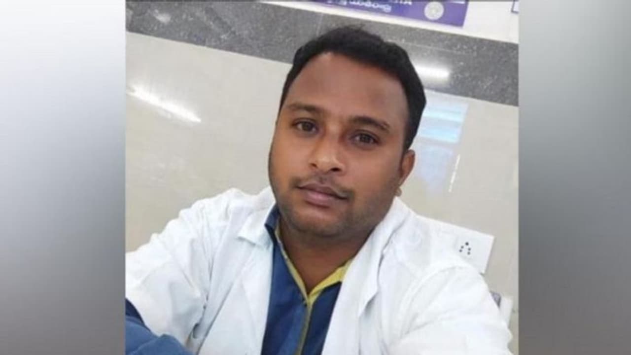 కరీంనగర్ లో కరోనాతో ల్యాబ్ టెక్నిషియన్ మృతి..