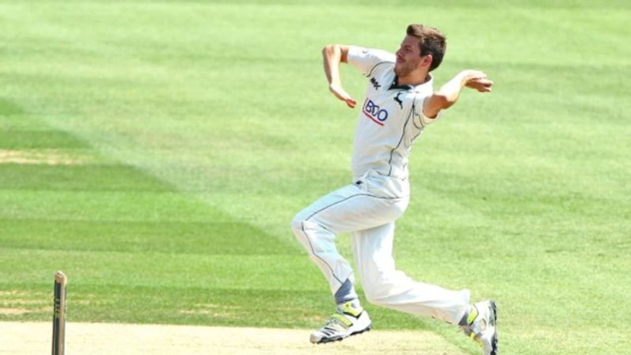 പരിക്ക് വിട്ടുമാറുന്നില്ല; ഇംഗ്ലീഷ് പേസര് വിരമിച്ചു പരിക്ക് വിട്ടുമാറുന്നില്ല; ഇംഗ്ലീഷ് പേസര് വിരമിച്ചു