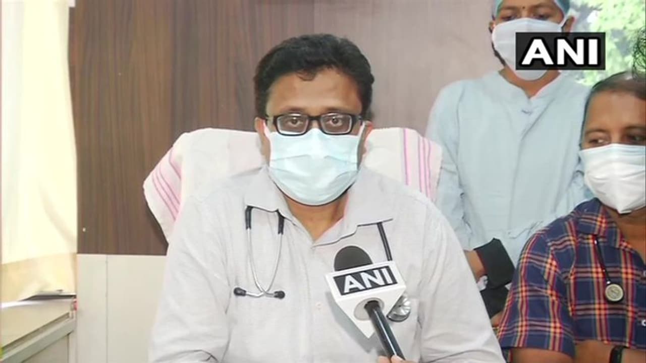 थैंक्यू 'भगवान': 25 दिन की बच्ची को कोविड से बचाने के लिए लिया ऐसा फैसला जो खत्म कर सकता था करियर थैंक्यू 'भगवान': 25 दिन की बच्ची को कोविड से बचाने के लिए लिया ऐसा फैसला जो खत्म कर सकता था करियर